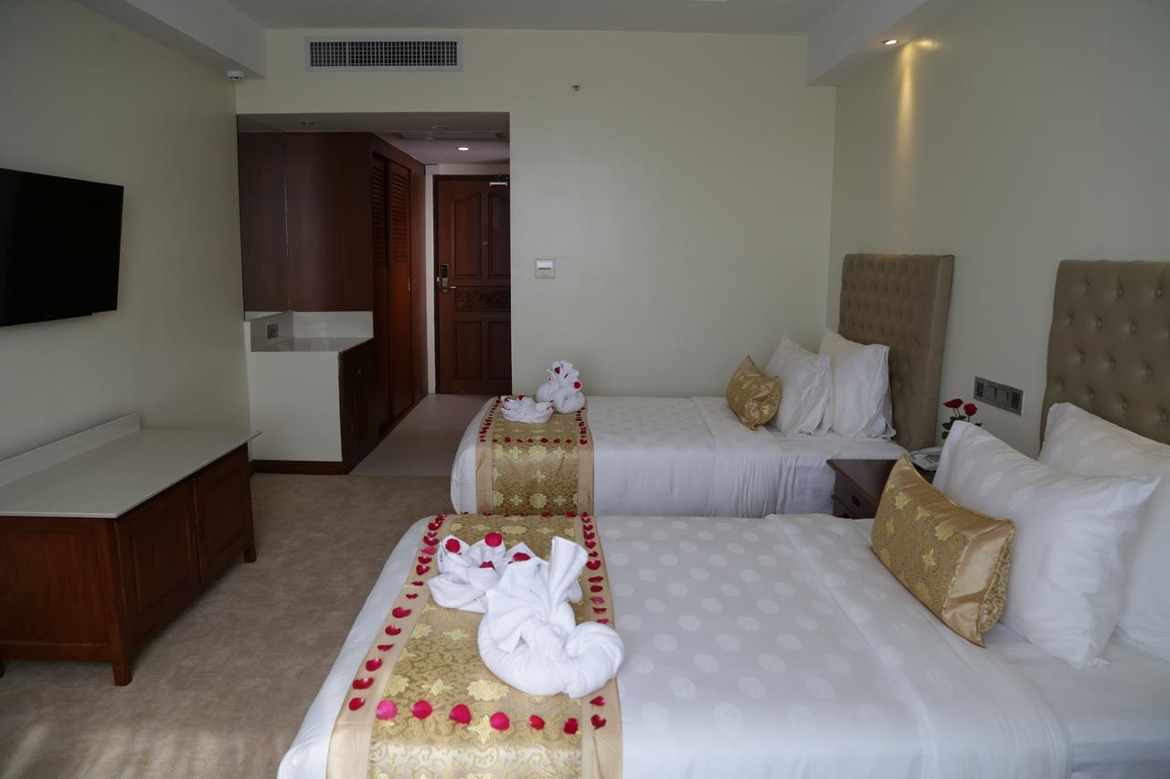 Pacific Hotel Yangon Exteriör bild