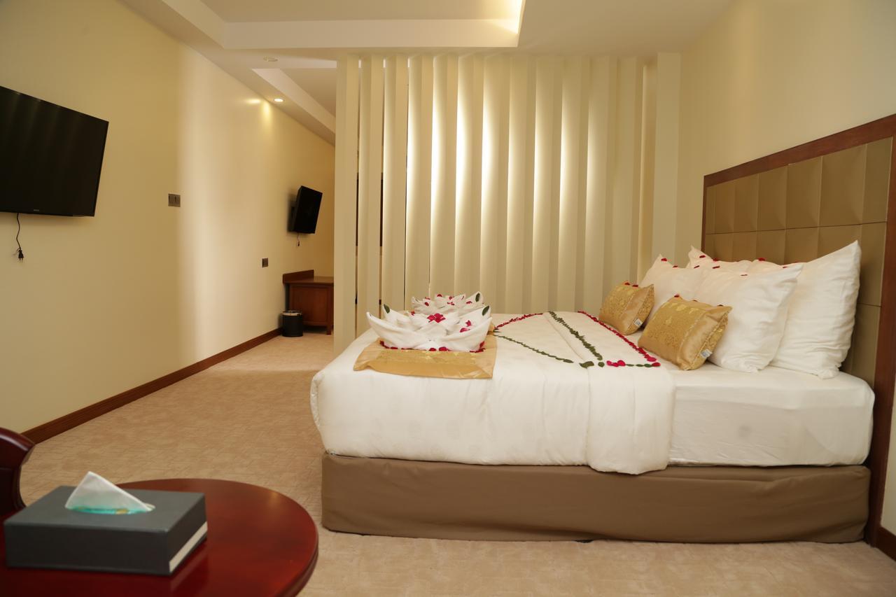 Pacific Hotel Yangon Exteriör bild